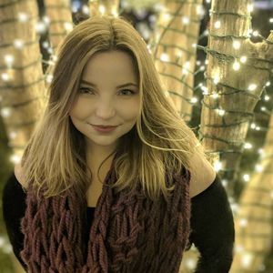 Meet your Posher, Caroline